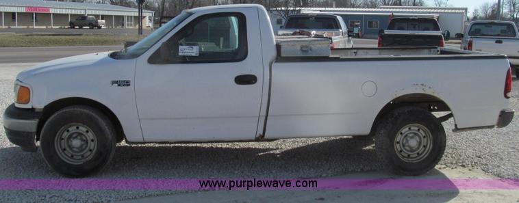 image for item E3677 2001 Ford F150 XL pickup truck
