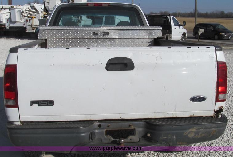 image for item E3677 2001 Ford F150 XL pickup truck