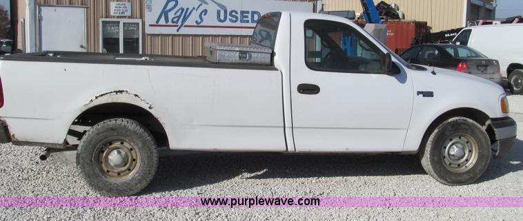 image for item E3677 2001 Ford F150 XL pickup truck