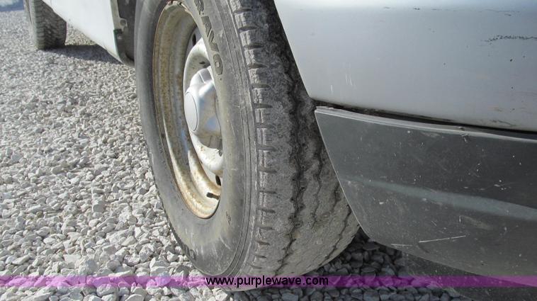 image for item E3677 2001 Ford F150 XL pickup truck