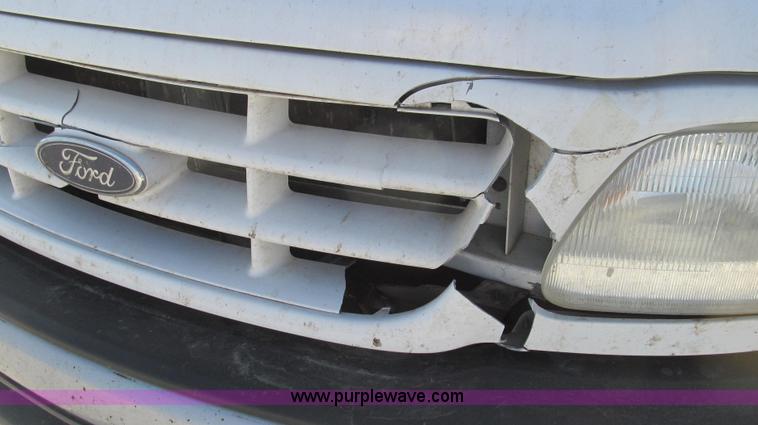 image for item E3677 2001 Ford F150 XL pickup truck