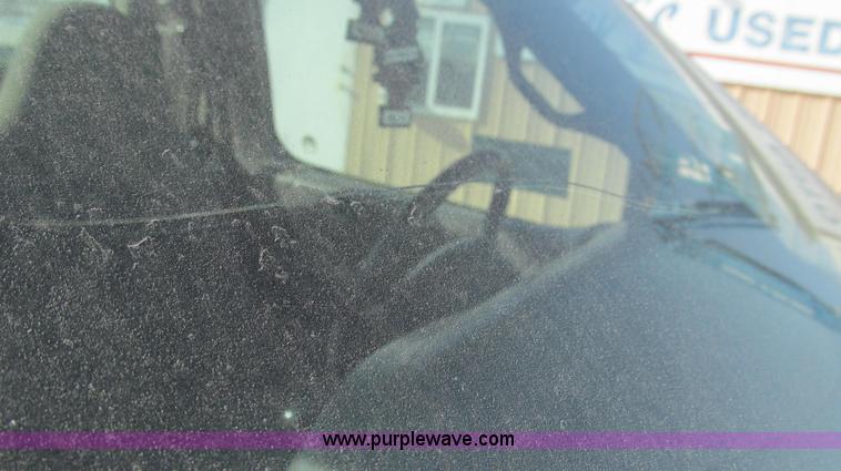 image for item E3677 2001 Ford F150 XL pickup truck