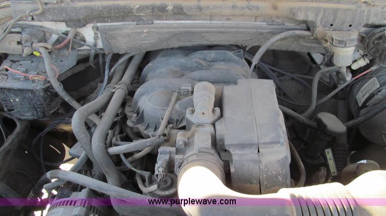 image for item E3677 2001 Ford F150 XL pickup truck