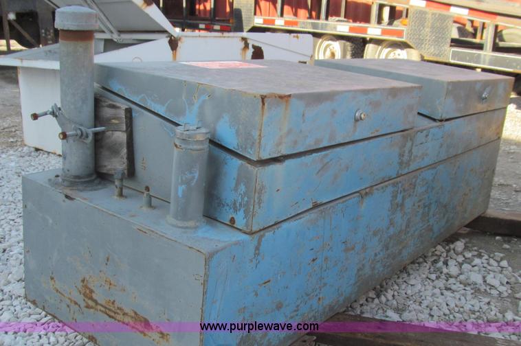 image for item E3678 Combination fuel tank and toolbox