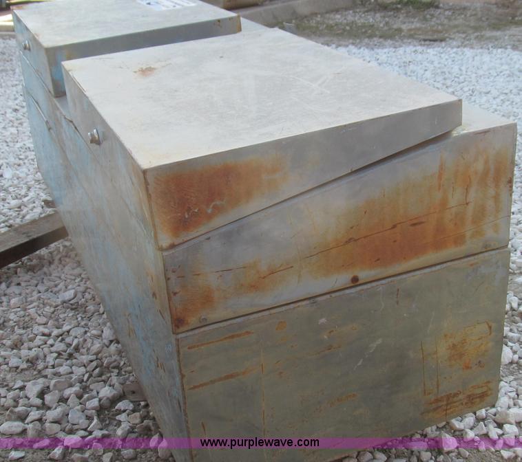 image for item E3678 Combination fuel tank and toolbox