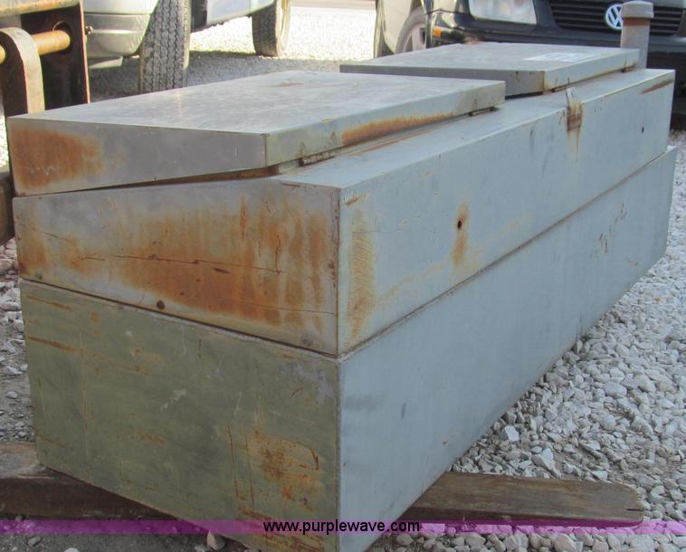 image for item E3678 Combination fuel tank and toolbox