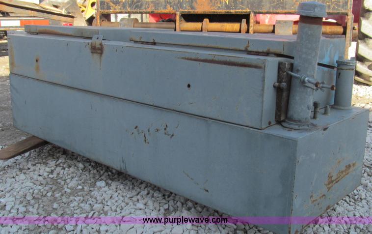 image for item E3678 Combination fuel tank and toolbox
