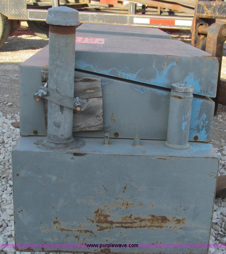 image for item E3678 Combination fuel tank and toolbox