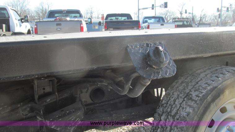 image for item E3680 2003 Dodge Ram 2500 flatbed truck