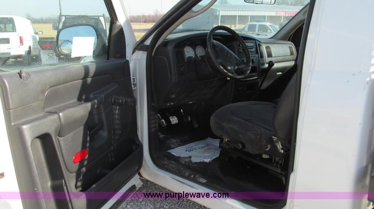 image for item E3680 2003 Dodge Ram 2500 flatbed truck