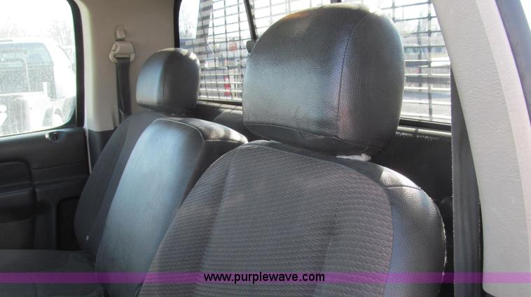 image for item E3680 2003 Dodge Ram 2500 flatbed truck