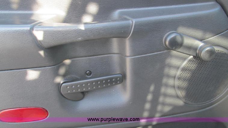 image for item E3680 2003 Dodge Ram 2500 flatbed truck