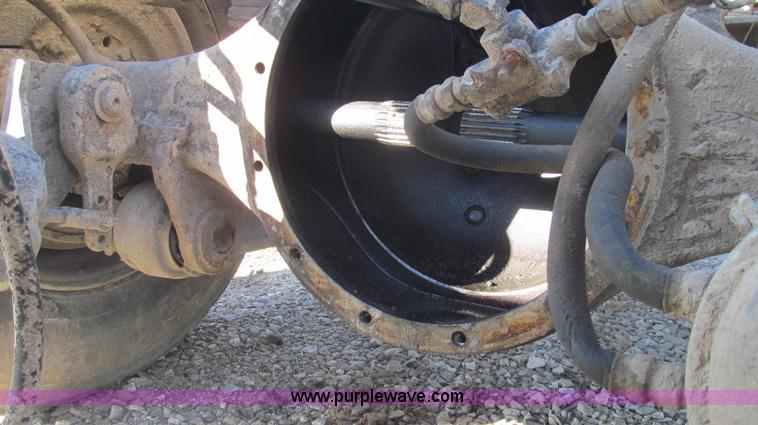 image for item E3681 1980 International 1840 Paystar semi truck