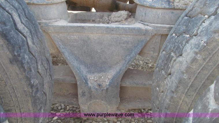 image for item E3681 1980 International 1840 Paystar semi truck