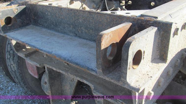 image for item E3681 1980 International 1840 Paystar semi truck