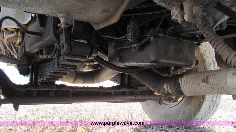 image for item E3681 1980 International 1840 Paystar semi truck