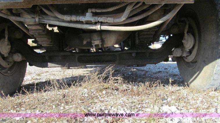 image for item E3681 1980 International 1840 Paystar semi truck