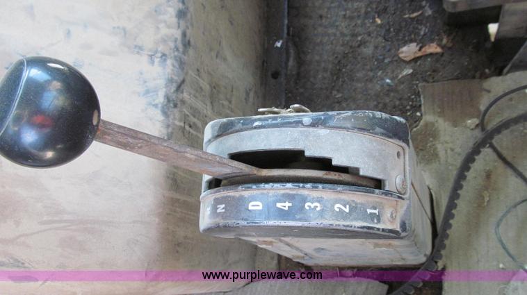 image for item E3681 1980 International 1840 Paystar semi truck