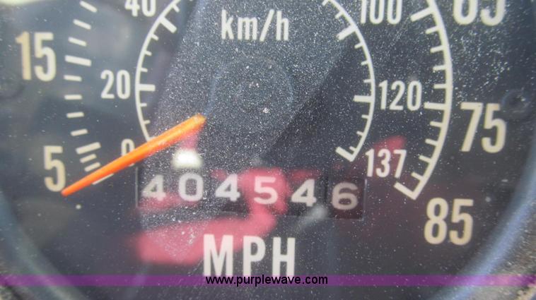 image for item E3681 1980 International 1840 Paystar semi truck