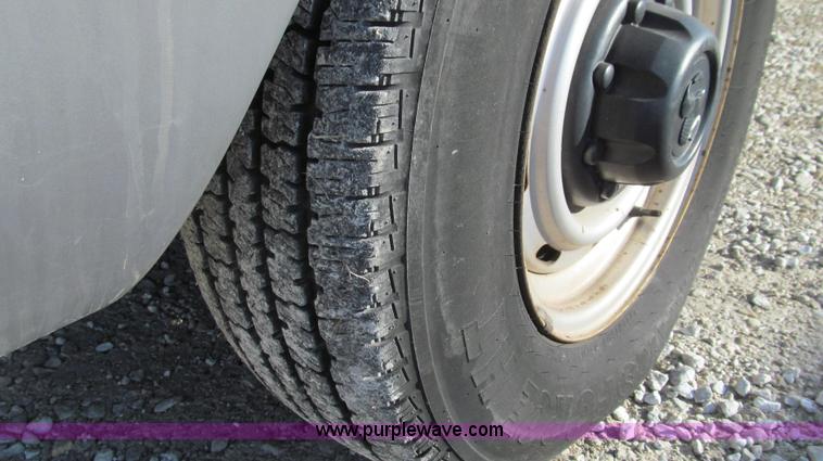 image for item E3682 2000 Dodge Ram 2500 cargo van