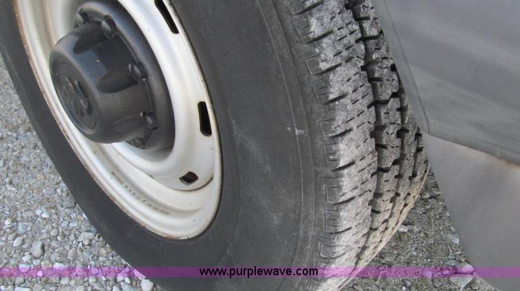 image for item E3682 2000 Dodge Ram 2500 cargo van