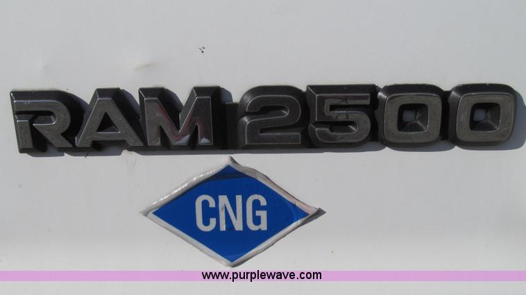 image for item E3682 2000 Dodge Ram 2500 cargo van