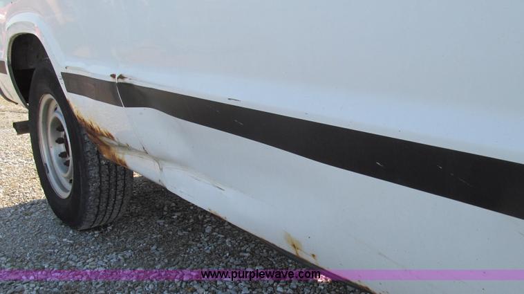 image for item E3682 2000 Dodge Ram 2500 cargo van