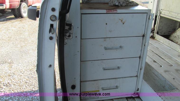 image for item E3682 2000 Dodge Ram 2500 cargo van