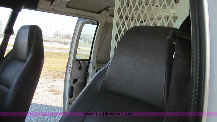 image for item E3682 2000 Dodge Ram 2500 cargo van