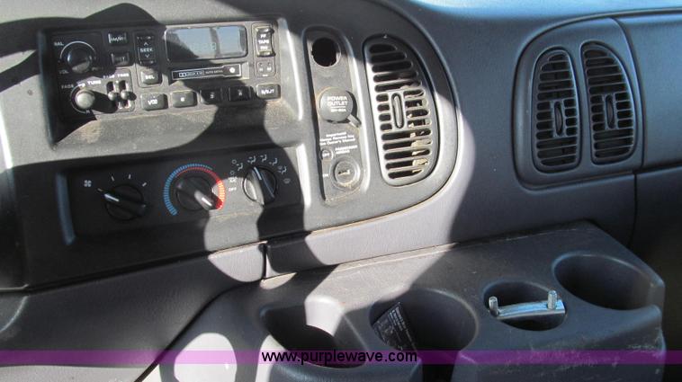 image for item E3682 2000 Dodge Ram 2500 cargo van