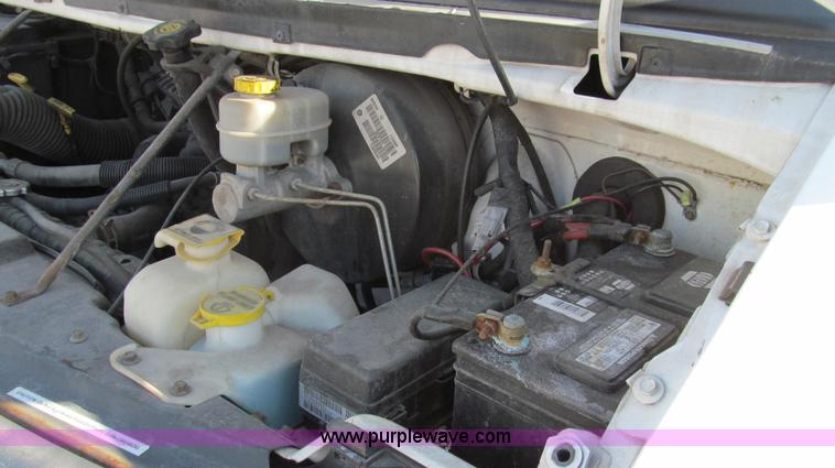 image for item E3682 2000 Dodge Ram 2500 cargo van