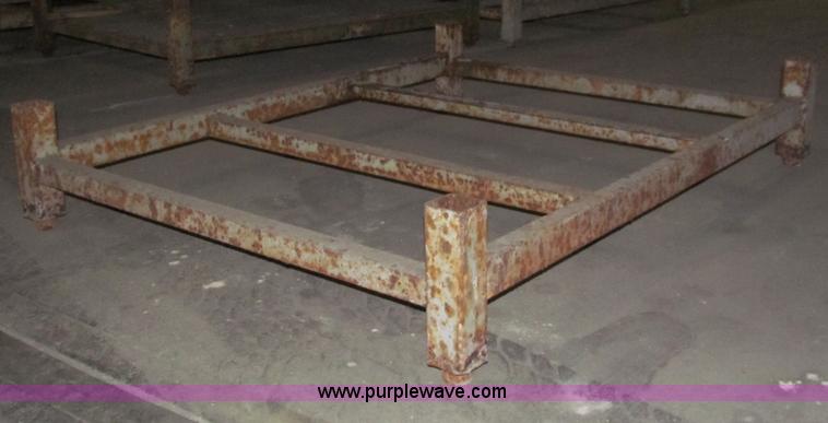 image for item E5879 Industrial steel pallet racking