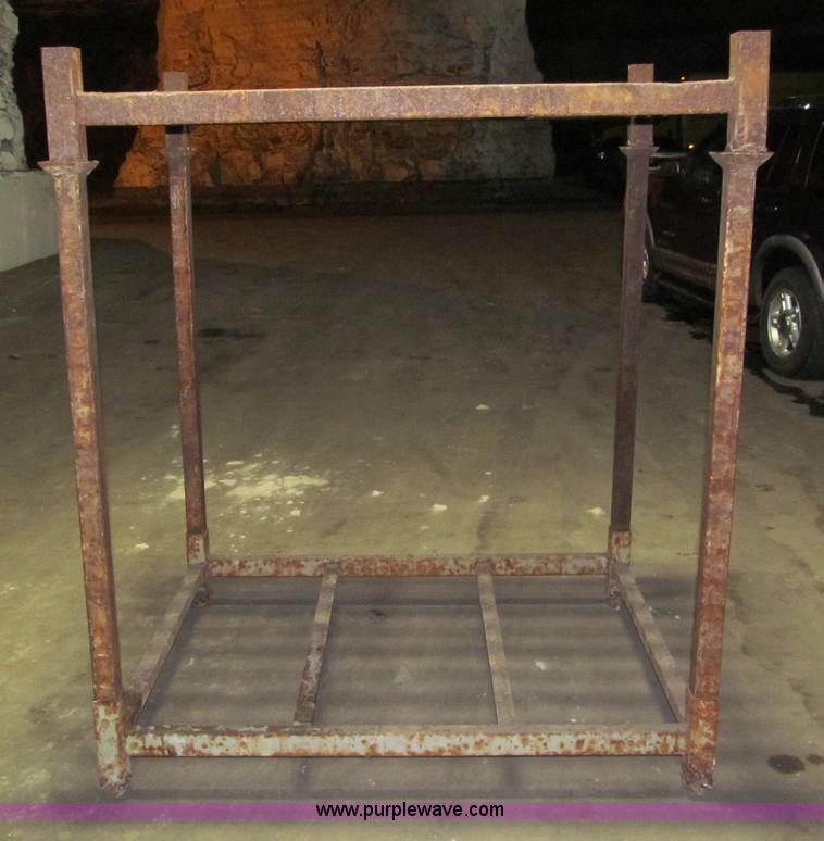 image for item E5879 Industrial steel pallet racking