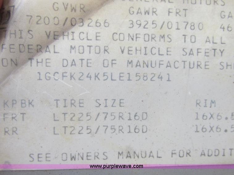 image for item E7033 1990 Chevrolet Scottsdale 2500 pickup truck