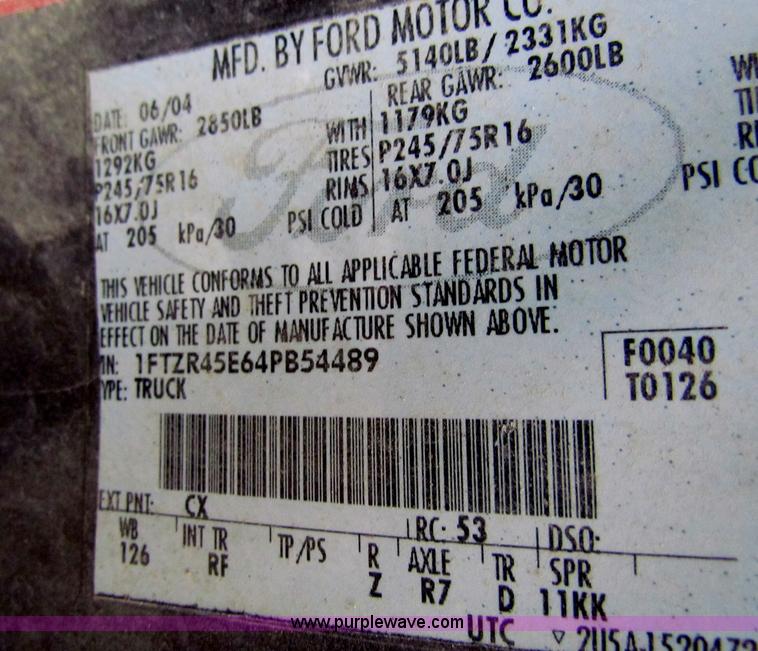 image for item E8291 2004 Ford Ranger XLT SuperCab flatbed pickup truck