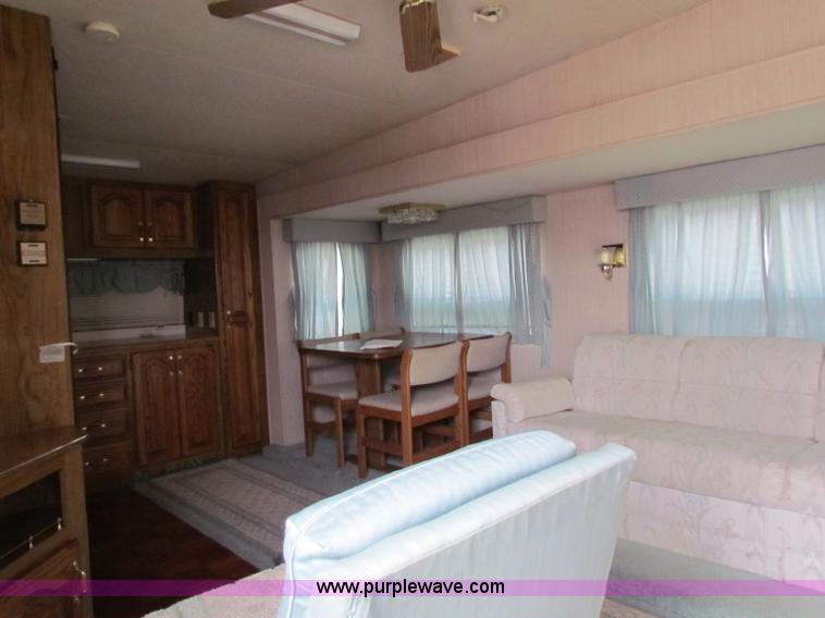 image for item E8297 1991 Travel Supreme fifth wheel camper