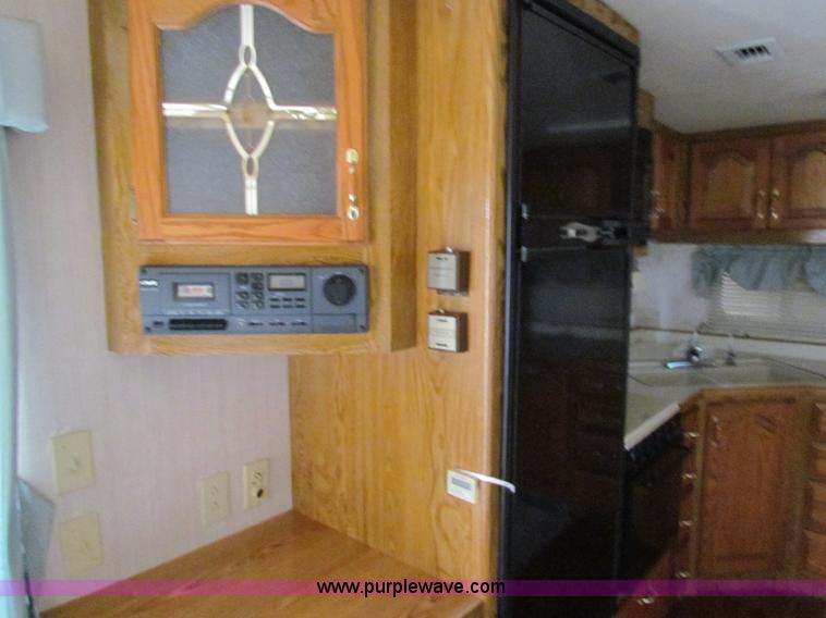 image for item E8297 1991 Travel Supreme fifth wheel camper