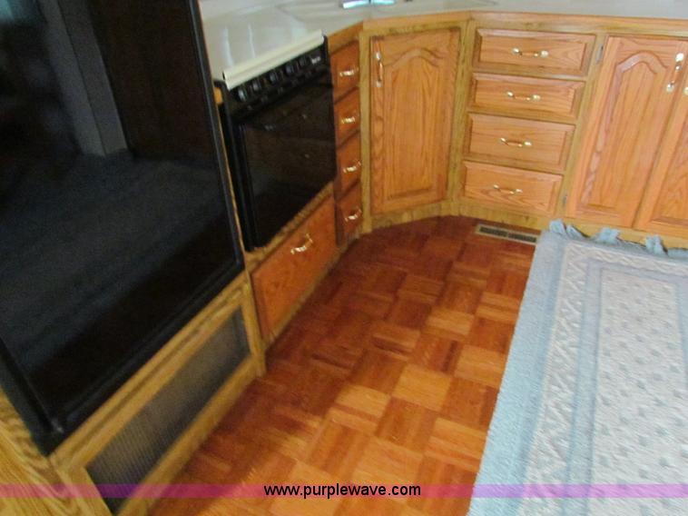 image for item E8297 1991 Travel Supreme fifth wheel camper