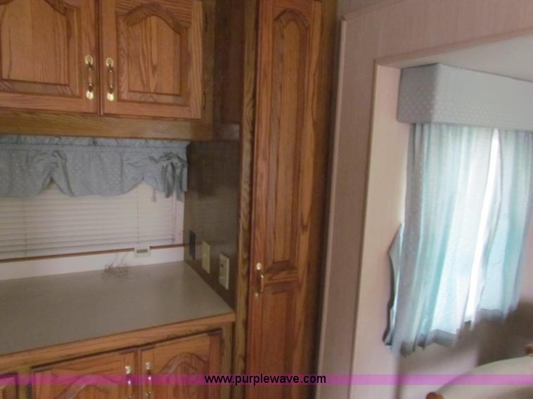 image for item E8297 1991 Travel Supreme fifth wheel camper