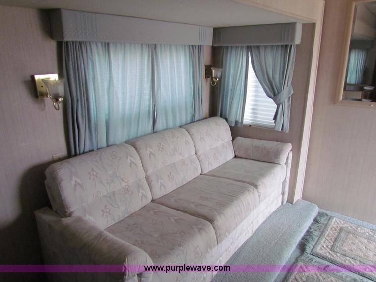 image for item E8297 1991 Travel Supreme fifth wheel camper