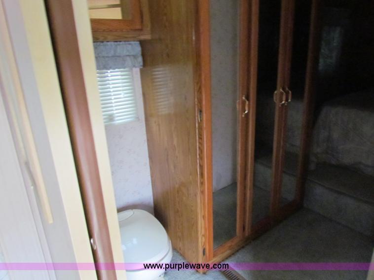 image for item E8297 1991 Travel Supreme fifth wheel camper