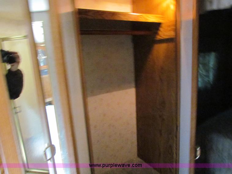 image for item E8297 1991 Travel Supreme fifth wheel camper