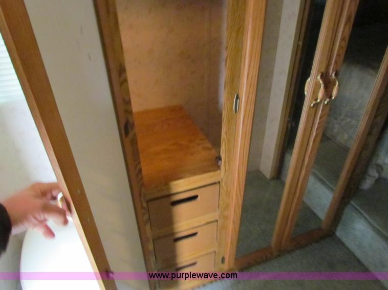 image for item E8297 1991 Travel Supreme fifth wheel camper