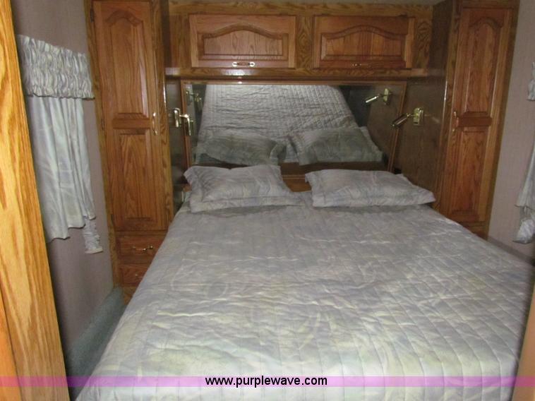 image for item E8297 1991 Travel Supreme fifth wheel camper