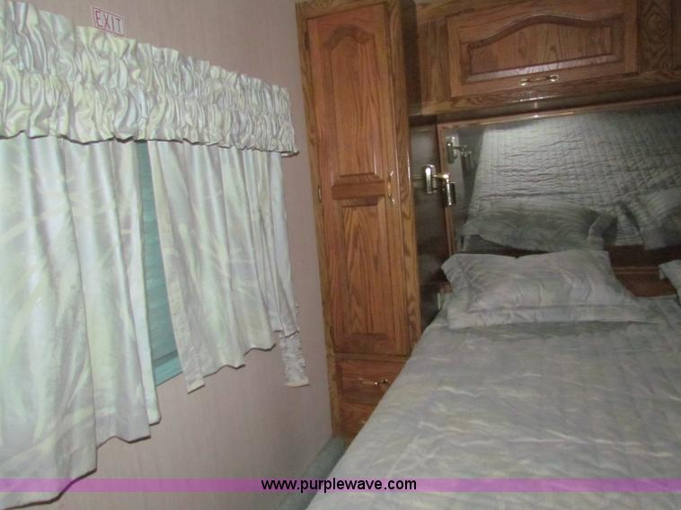 image for item E8297 1991 Travel Supreme fifth wheel camper