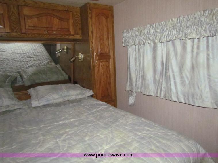 image for item E8297 1991 Travel Supreme fifth wheel camper