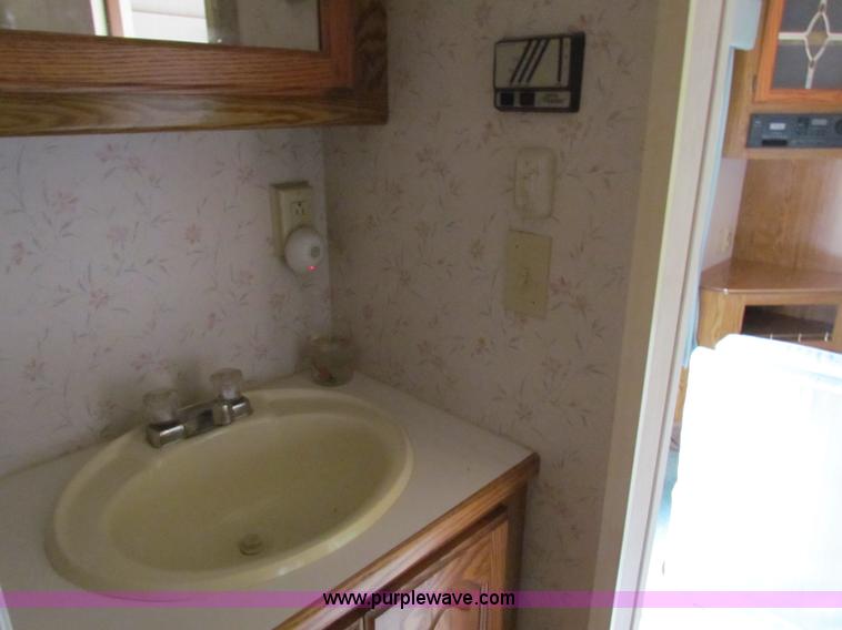 image for item E8297 1991 Travel Supreme fifth wheel camper