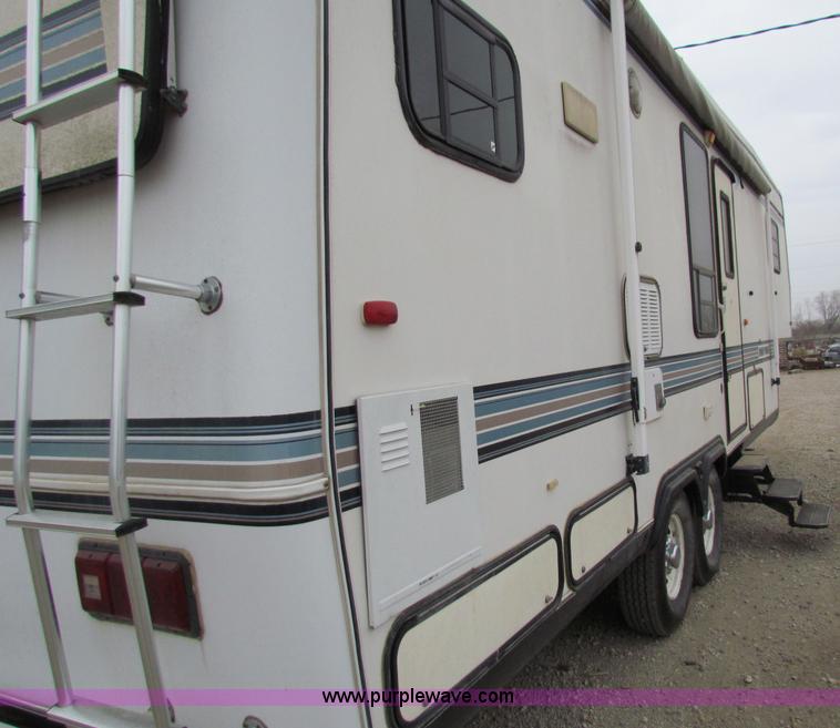 image for item E8297 1991 Travel Supreme fifth wheel camper