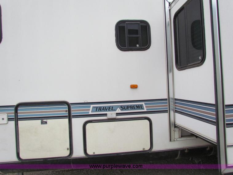 image for item E8297 1991 Travel Supreme fifth wheel camper