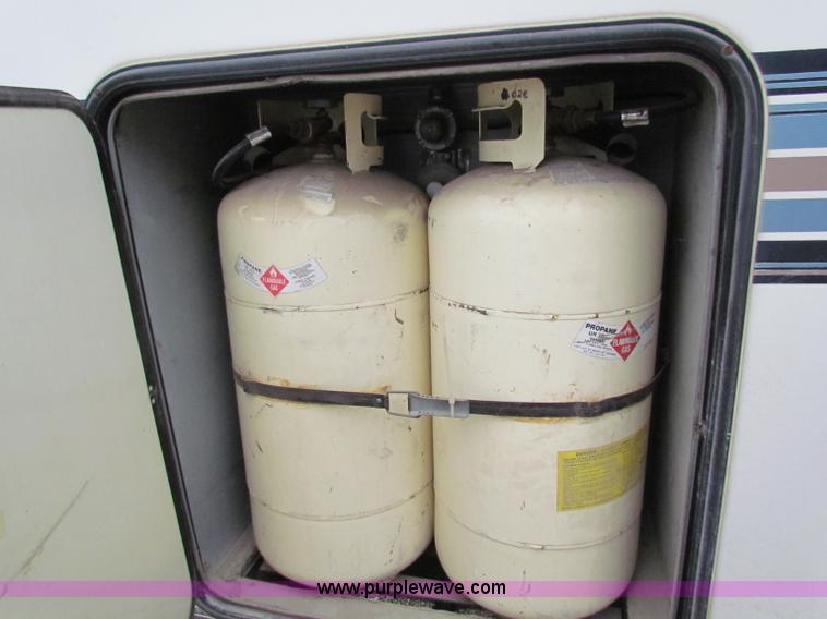 image for item E8297 1991 Travel Supreme fifth wheel camper